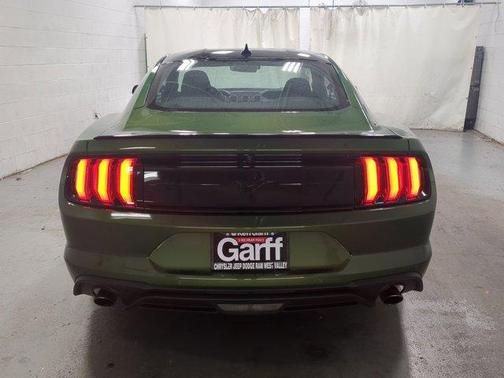 2022 Ford Mustang EcoBoost