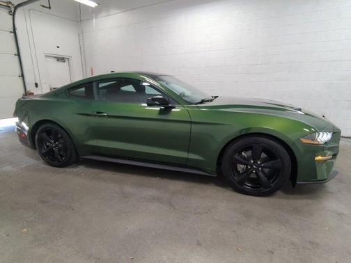 2022 Ford Mustang EcoBoost