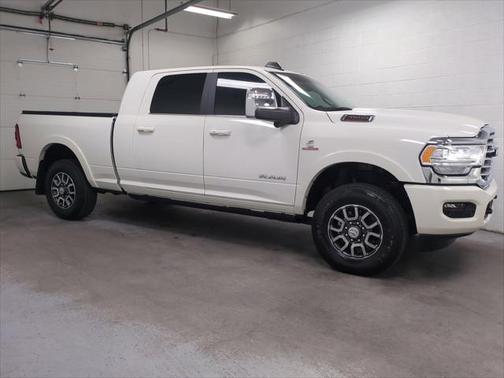 2023 RAM 3500 Limited Longhorn Mega Cab 4x4 64' Box