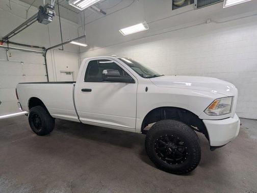 Bright White Clearcoat 2018 RAM 3500 Tradesman