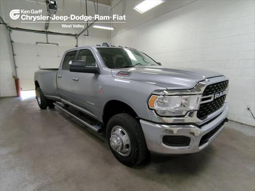2022 RAM 3500 Big Horn Crew Cab 4x4 8 Box