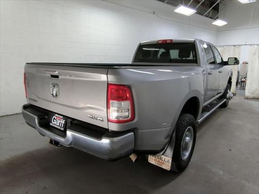 2022 RAM 3500 Big Horn Crew Cab 4x4 8 Box