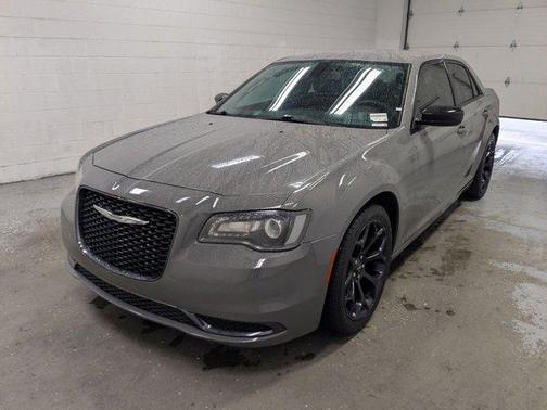 Ceramic Gray 2019 Chrysler 300 Touring