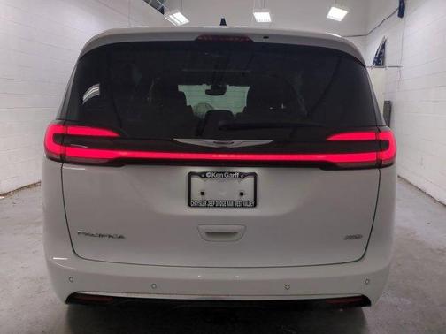 2024 Chrysler Pacifica Pinnacle