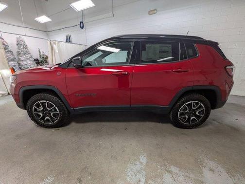 2025 Jeep Compass Trailhawk