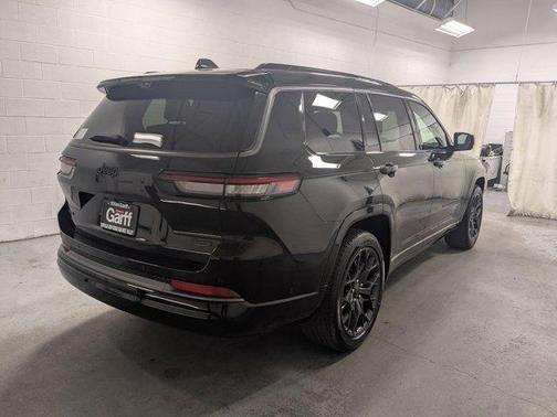 Diamond Black 2026 Jeep Grand Cherokee L Summit
