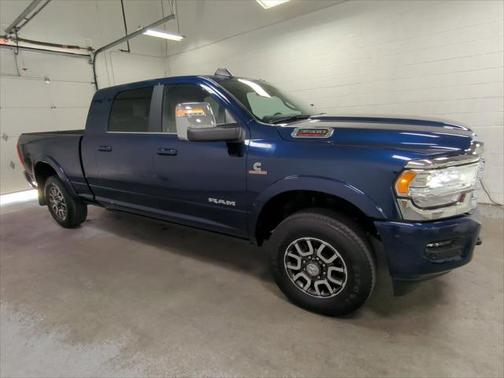 2024 RAM 3500 Limited Longhorn Mega Cab 4x4 64' Box