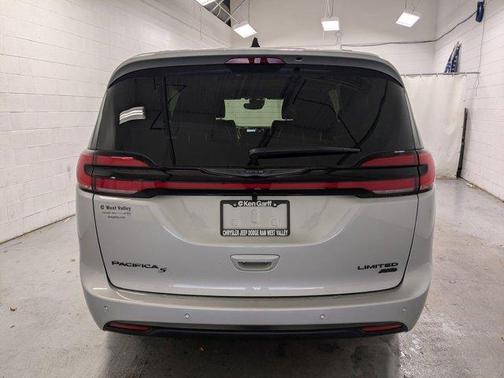 2026 Chrysler Pacifica Limited