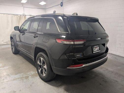 Diamond Black 2022 Jeep Grand Cherokee 4xe Base