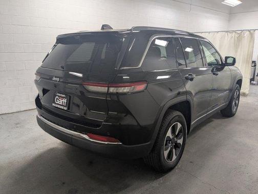 Diamond Black 2022 Jeep Grand Cherokee 4xe Base