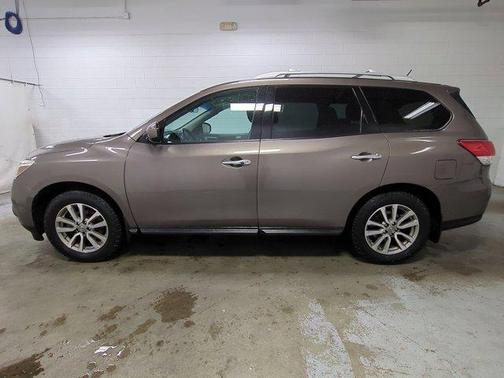 2014 Nissan Pathfinder SV