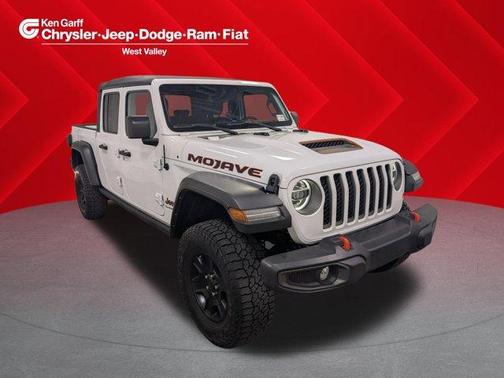 Bright White Clearcoat 2022 Jeep Gladiator Mojave
