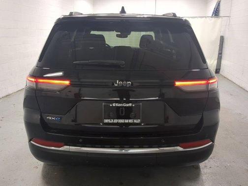 2022 Jeep Grand Cherokee 4xe Base