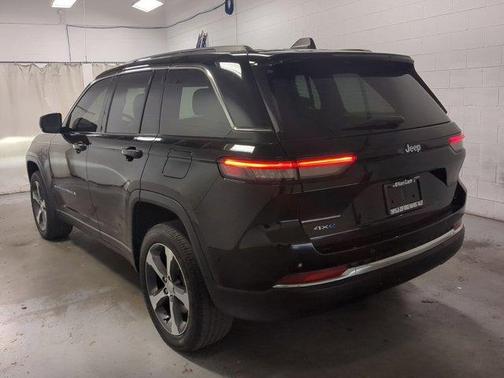 2022 Jeep Grand Cherokee 4xe Base