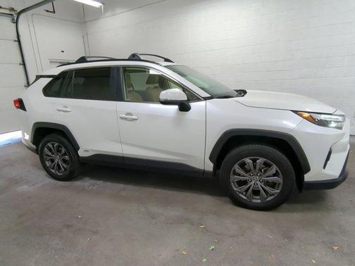 2022 Toyota RAV4 Hybrid XLE Premium