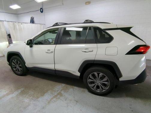 2022 Toyota RAV4 Hybrid XLE Premium