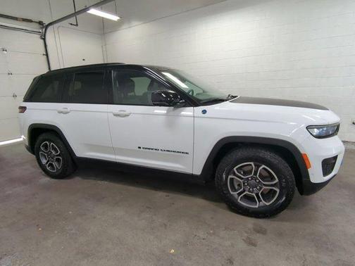 2022 Jeep Grand Cherokee 4xe Trailhawk