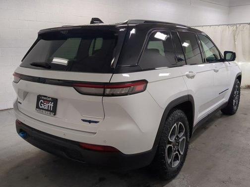 2022 Jeep Grand Cherokee 4xe Trailhawk