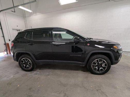 2025 Jeep Compass Trailhawk