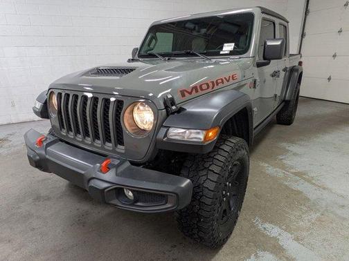 Sting Gray Clearcoat 2022 Jeep Gladiator Mojave
