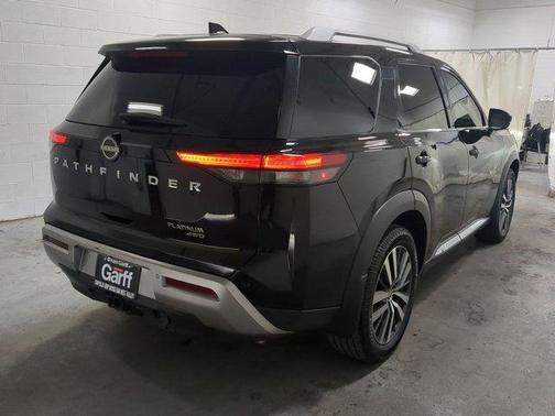2022 Nissan Pathfinder Platinum