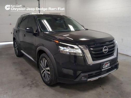 2022 Nissan Pathfinder Platinum
