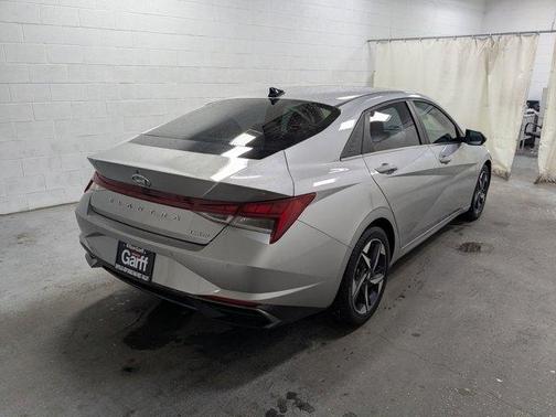 2021 Hyundai ELANTRA Limited