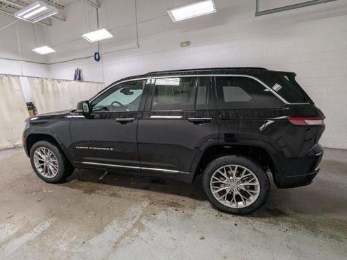 2025 Jeep Grand Cherokee Summit