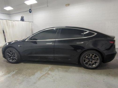 2019 Tesla Model 3 Mid Range