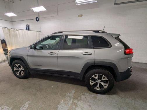 Billet Silver Metallic Clearcoat 2016 Jeep Cherokee Trailhawk