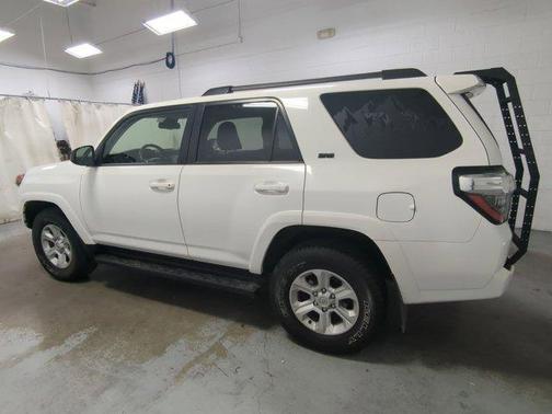 2022 Toyota 4Runner SR5