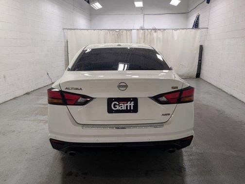 White 2023 Nissan Altima 2.5 SR