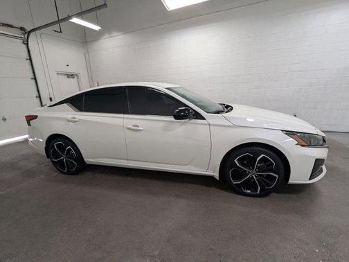 White 2023 Nissan Altima 2.5 SR