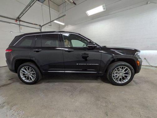 2025 Jeep Grand Cherokee Summit