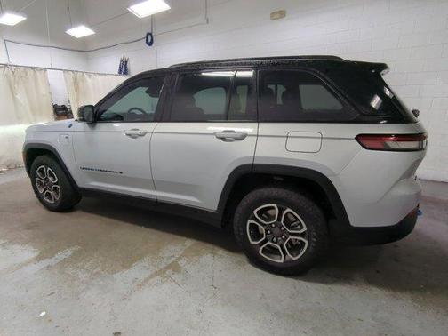 2022 Jeep Grand Cherokee 4xe Trailhawk