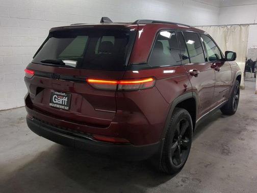 2024 Jeep Grand Cherokee Laredo