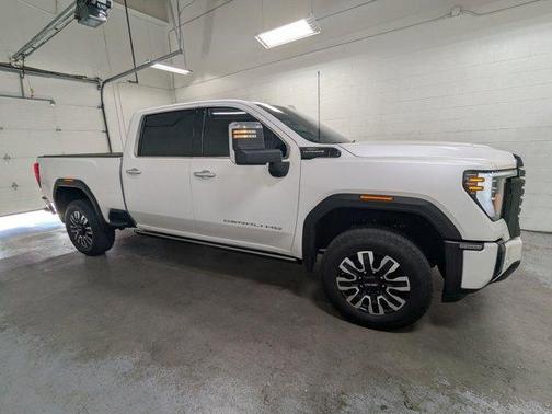 White Frost Tri-Coat 2025 GMC Sierra 2500 Denali Ultimate