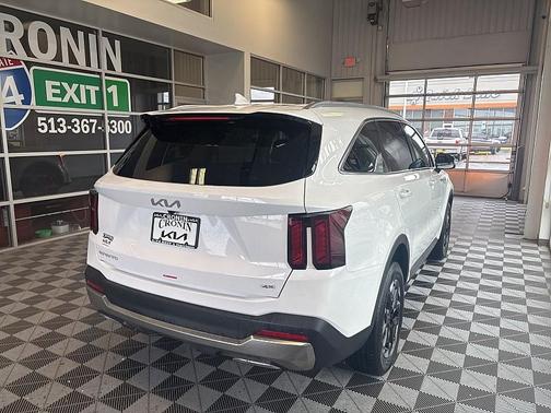 2025 Kia Sorento S