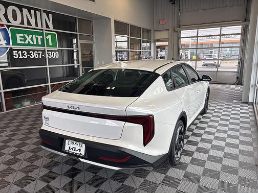 2025 Kia K4 EX