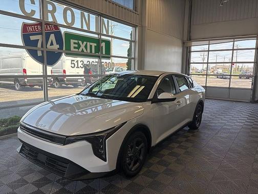 2025 Kia K4 LXS