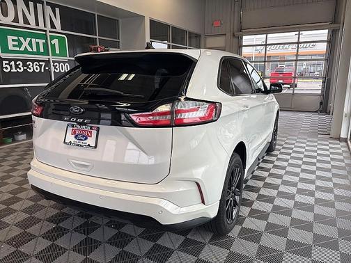 2022 Ford Edge ST Line