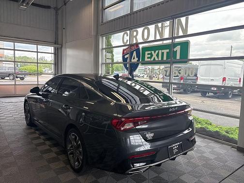 2022 Kia K5 EX