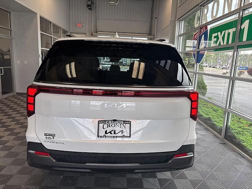 2025 Kia Carnival SX