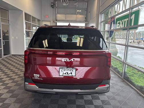 2025 Kia Carnival SX