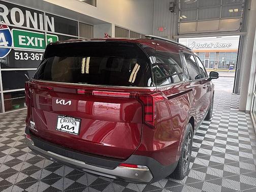 2025 Kia Carnival SX
