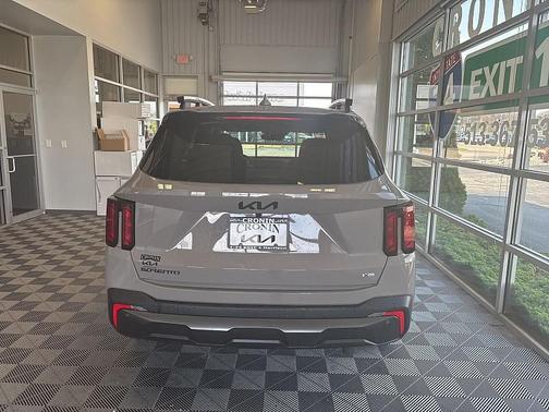 2025 Kia Sorento X-Line EX
