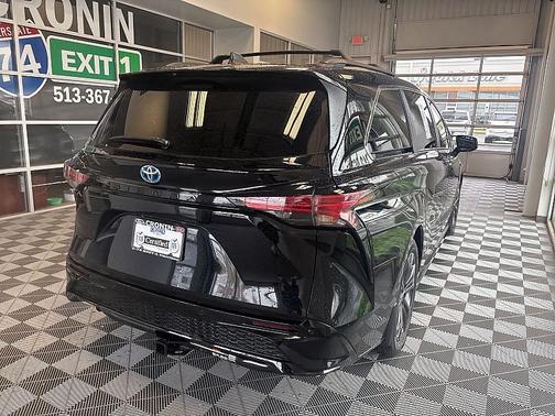 2021 Toyota Sienna XSE 7 Passenger