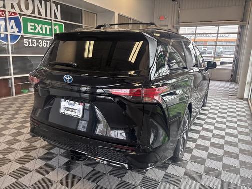 2021 Toyota Sienna XSE 7 Passenger