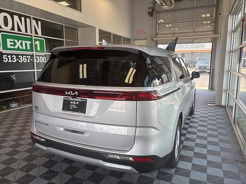 2022 Kia Carnival LXS