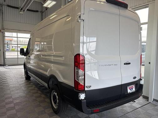2025 Ford Transit-250 148 WB Medium Roof Cargo